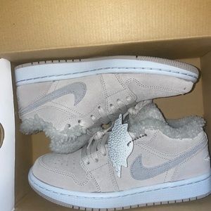 Nike Low Dunks - Gray Fur Lined